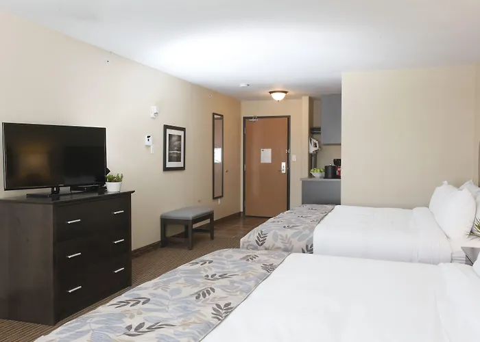 Pomeroy Inn & Suites At Olds College